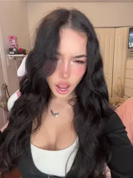WHY DOES THIS LOOK REAL 