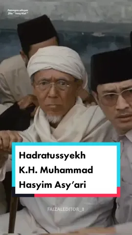 - Hadratussyekh K.H. Muhammad Hasyim Asy’ari ( 1871-1947 ) adalah seorang ulama besar bergelar pahlawan nasional dan merupakan pendiri sekaligus Rais Akbar (pimpinan tertinggi pertama) organisasi Nahdlatul Ulama. Beliau memiliki julukan Hadratussyaikh yang berarti Maha Guru dan telah hafal Kutub al-Sittah (3 kitab hadits kuning), serta memiliki gelar Syaikhu al-Masyayikh yang berarti Gurunya Para Guru. Beliau adalah putra dari pasangan K.H. Asy'ari dengan Ny. H. Halimah, Beliau dilahirkan di Desa Tambakrejo, Jombang, Jawa Timur, dan memiliki salah satu anak bernama K.H. Abdul Wahid Hasyim yang juga merupakan pahlawan daerah dan perumus Piagam Jakarta, serta cucunya yakni K.H. Abdurrahman Wahid, merupakan Presiden RI ke-4. Kiprah Mbah Hasyim tidak hanya dalam pesantren, ia juga mempunyai peran yang penting dalam kemerdekaan Indonesia. Beliau mengawal Indonesia sampai merdeka. Salah satu gerakan yang terkenal adalah resolusi jihad yang terjadi pada 21-22 Oktober 1945. Peristiwa tersebut merupakan perlawanan santri terhadap kolonial. #FAIZALEDITOR_3 #kyaihasyimasyhari #hasyimashari #nahdlatululama #NU #khhasyimasyari #pahlawannasional #sejarahindonesia #fypシ 