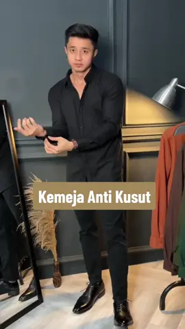 Kemeja hitam polos slimfit #kemeja #kemejahitampolos #kemejalelaki #kemejahitampria #kemejaprialenganpanjang #kemejaslimfitpria #kemejaslimfit 