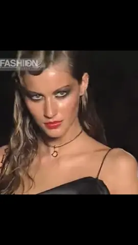 the one and only #giselebundchen for #dior f/w 2000 #🇧🇷 #ubermodel 