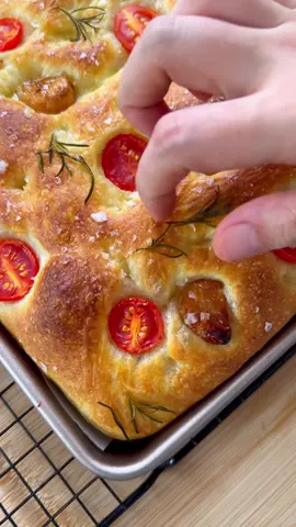 Gatau yang di itali kayak apa, tp this one seems legit kan! #luvitaho #focaccia 
