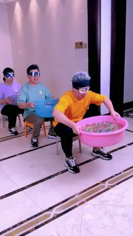 Passing water ball game #familygames #challenge #familygames #fyp 