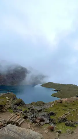 तिम्रा गुलाबी सपनाहरुसँग लाचार भएर, पक्कैपनि एकदिन मेरो निन्द्राले आत्महत्या गर्नेछ।❤️‍🩹