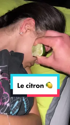 Faut pas s’endormir avant moi 🤡 #prank #internationalcouple #humour #drole 