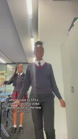 some weird skl frr #foryou #relatable #funny #school #dance #trend 