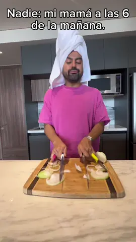 POV: mi mamá a las 6 de la mañana 🙄😴 #marianosandoval #saborestiktok #humortiktok #videosgraciosos #mamamexicana 
