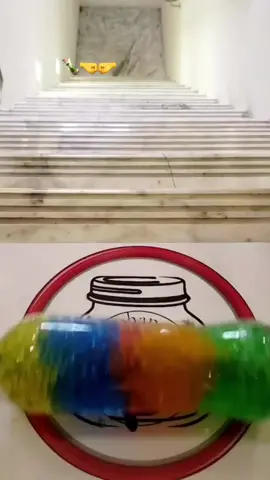 Water bottle rolling on the stairs #asmr #bottles #waing #rachabpotes 