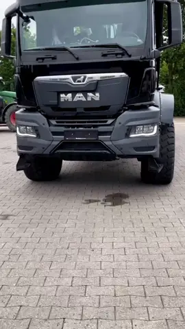 MAN TGS 18.510 4x4 + Sunddumper mit Triebachse und Elektro-hydraulischer Lenkung. 🚜 📽️Reposted by @agrotruck_gmbh This video is used only for journalistic purpose and all credits and rights are reserved and belong to their respective owners 📷 For World Machines Follow  👉@worldmachinery_ #worldmachinery_ #farmaland_ #agriland_ #theworldofmachines_ #truck #trucks #trucksofinstagram #trucksdaily #dump #dumptruck #man #tgs #tgs #mantgs #agrotruck #erdbewegung #baustelle #baustellenromantik #bauwirtschaft #kipper #kipperfahrer