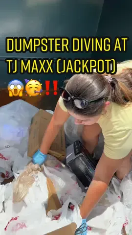 We went dumpster diving at Tj Maxx and found some make up, pants and a hair straightener😱🥳‼️ #dumpsterdiving #tjmaxxfinds #tjmaxxhaul #jackpot #meldidumpsterdive #dumpsterdiver #dumpsterdivingfinds #makeup #fyp 