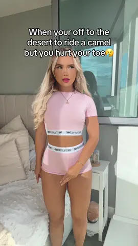 My toe really hurts…. Damn #pjs #viral #fyp #fakebody 