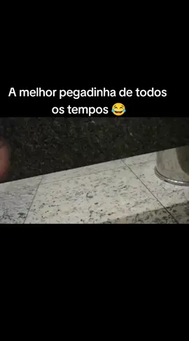 Nutella no banheiro público #meme #pegadinha #foyou #foyoupage #viral #pegadinhatiktok #risos #memestiktok #memesbrasil #pegadinhasengraçadas #pegadinhasbrasil #pegadinhanobanheiro #capcut  😂😂😂