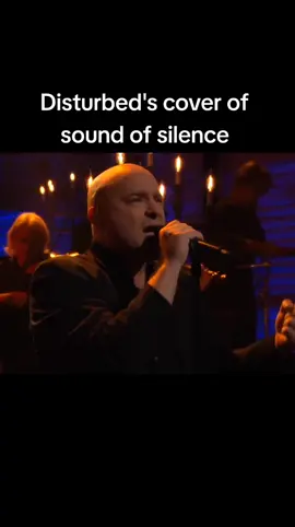 Even If you don't listen to disturbed you have to admit David Draimans got an amazingly strong and powerful voice such an incredible guy #disturbed #daviddraiman #soundofsilence #talented #liveperformance 