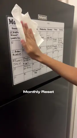 i gotta get back on my zoom yall . content creating + mom of 2 + college student has me drainedddd. #marleamarshey #blackgirlminivlog #monthlyresetroutine #monthlyreset #refrigeratorcalendar #monthlygoalsetting 