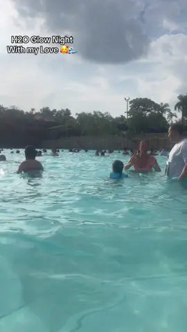 #h2oglownights #typhoonlagoon #disney #disneyworld #wdw #boyfriend 