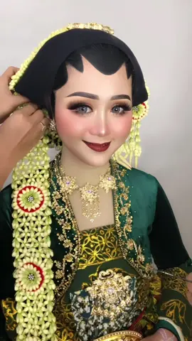 Pengantin adat jawa Cantiknya ngak ada Obat😍😍  #pengantincantik #pengantinadatjawa #makeuppengantin #muajember #makeupjember 