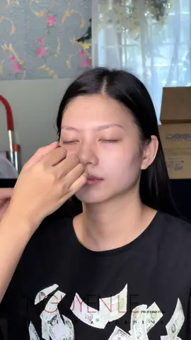 Makeup tone khói                                                     #nguyenlemakeup #xuhuong #makeupartist #khachtiec😍 