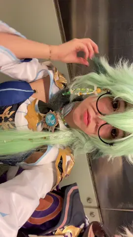 Dangling our little feet like our lives depend on it!!!! • #sucrose #sucrosecosplay #GenshinImpact #arratakiitto 