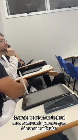 So o grupinho dos burguês safado na federal #medicina #faculdade #universitario #ipad #federal #grupo 