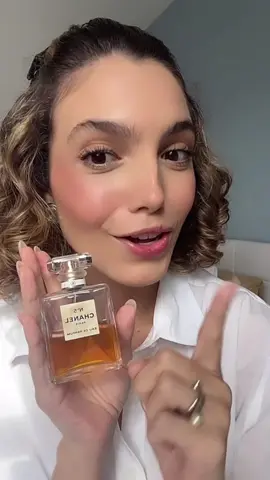 A historia desse perfume é babado atrás de fofoca 🙊👀 #chaneln5 #perfumechanelnum5 #cronicasdamoda #perfume #cocochanel #modatiktok 
