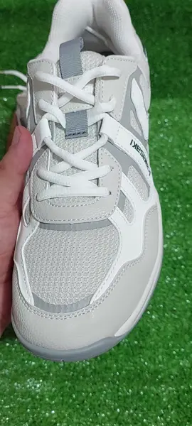 K3308 Giày chính hãng Kawasaki size 36 đến 44 với màu ghi size 36 đến 40 màu trắng Giá 8 đồng #giahuysport #giaycaulong #xuhuong #caulong #bongchuyen #badmintonskills #leechongwei #badminton #3308 