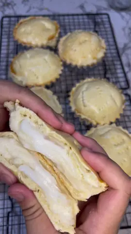 Subrang creamy at malinamnam na recipe sa Buko Pie 🤤#fyp #fypage #food #Foodie #foodtiktok #FoodLover #FoodTok #bukopie #meryenda #meryendangpinoy #negosyo #meryendangpinoy #negosyorecipe #tiktokph #tiktokph #foodies #trending #coconut #buko #coconutrecipe 