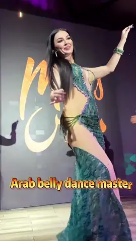 #Beauty # Beautiful dancer # Ten thousand kinds of amorous feelings#It's amazing! Arab Beauty Performs Belly Dance, Showing Feminine Charm with Graceful Dance