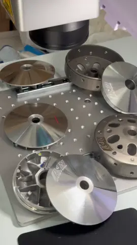 PROGRESS💪💪 #mangkokantigredek #astncustom #rumahrollerracing #mangkokgandaaustin #mangkokgandacustomkalter #lasermarking #daytonaid #antigredeg #kirianmatic #kirianvario #kirianbeatdeluxe #upgradecvt 