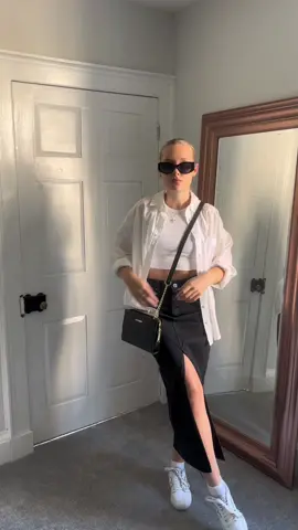 ootd #fyp #OOTD #stylingoutfits  top: zara  shirt & skirt: stradivarius  shoes: new balance