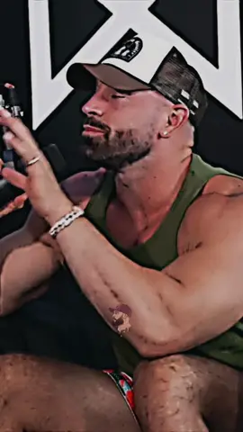 Zherka explains why 🌎 is flat #fyp #viral #bradleymartyn #zherka #earth #conspiracy 