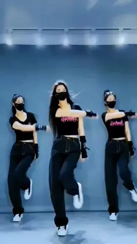 Three beautiful women showing off their dance moves, who do you think are good at #mydogsteppedonabee  #dancewithpubgm  #scenery  #tiktokuni 