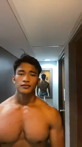 #hotbodyboys #fyp #muscle #flexingmuscles #handsome #handsomeman #exoticman #workout 
