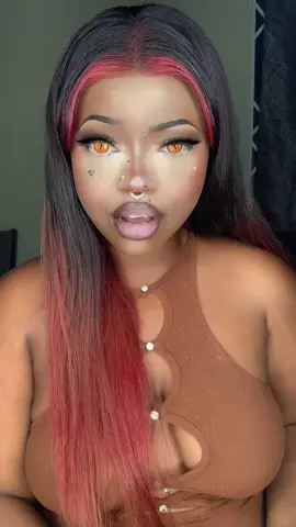 🤫 #transitions #sigma #Graphiceyeliner #uniquemakeup #graphicmakeup #coolmakeups #graphicliner #editoriallook #avantgardemakeup #v9300 #modelmalay #creativemua #editorialmua #glittermakeup #tushmagazine #highfashionmakeup #runwaymakeup #fashionmakeup #meltcosmetics #deckofscarlet #iamscarlet #soapbrows #theartistedit #myartistcommunity #sharpedgesmag #inbeautmag #queenkaiser 
