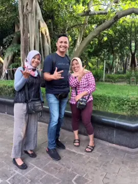 gk sengaja ketemu bang roni di cswb, dukung yuk calon DPR PDIP, PDIP emang OK🥰🥰
