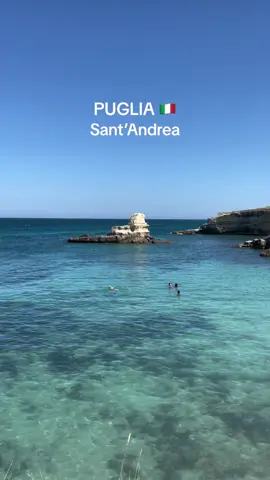 Just a little beach in South Italy 🇮🇹🤩 save it for uour next trip👍 . .  #explore #travel #adventure #traveltiktok #travellife #italy #santandrea #puglia #italy🇮🇹 #Summer #beach #bucketlist 