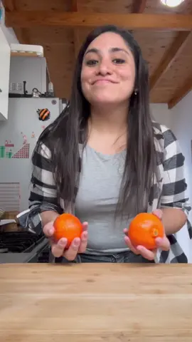 Budín de Mandarinas granizado 😎🍊, super húmedo, rico y por sobre todo fácil de preparar 😉. 📌Vas a necesitar:para un budín de 24cm 2 mandarinas con cáscaras y sin semillas 2 huevo Media de taza de aceite (120ml) 1 taza de azúcar (200gr)(o 8/10sobrecitos de edulcorante) 1 taza y media de harina leudante( o común con 2 cucharaditas de polvo para hornear. ) Chips de chocolate  . #budindemandarinas #budin #mandarina #recetasfaciles