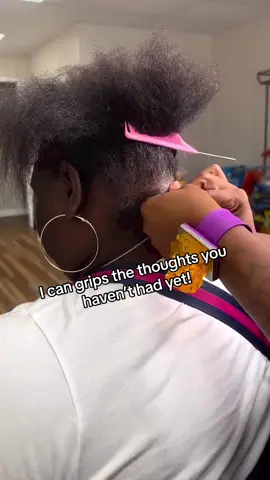 Whew she did tell me she had some bad damage when she booked around her edges! So i had to throw it back and pull out my grip skills! #skils #grip #shorthair #braids #knotless #columbiaschairstylist #columbiascbraider #longhair #alopecia #braids #braidertiktok #gripstrength #challenge #fyp #columbiabraider #steveharvey #motivation #push 