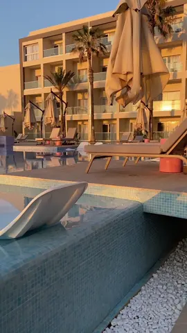 Sometimes an all inclusive trip is all you need to destress🌴We really enjoyed in this beautiful resort. #travel #fy #foryou #fyp #traveltiktok #travellife #traveltok #resort #holiday #tunisia @TUI Benelux  @HiltonSuitesOfficial 