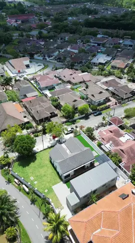 Tiny house from above #drone #dronevideo #droneshot #dji #mavic #mini3pro #tinyhouse 