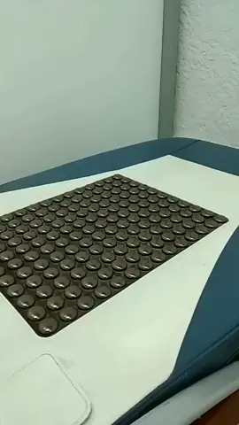 camilla de Piedras jade. Tiene varios beneficios.. te gustaría saberlos? déjanos un comentario y te envíanos toda la información 💚💚#camillatermomasajeadora #serenityspa #ciudaddelacosta #shangrila 