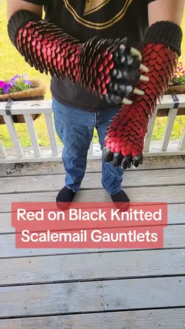 It would seem a quick simple red on black pair always makes an appearance every summer!   Scales are anodized aluminum from TheRingLord. Resin claws are from DreamVisionCreations. Everything is hand knit and sewn by us! The gauntlets only weigh ~1.5lbs/arm. Very light! The entire set took us ~15hrs to complete! ************* We have limited jinglies up for grabs on our Etsy and do take custom commissions!  See all of our general information here https://linktr.ee/JayeCreations #scalemail #dragon #costume #cosplay #knit #knitknitknit #knittok  #iridescent #dnd #dndcharacter #furry #furryfandom #oilslick #asmr #asmrvideo #asmrsounds #satisfyingvideo #satifying #relaxing 
