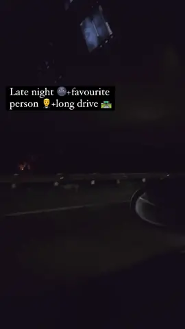 With my love💛 #CapCut #lovesong #niratamilsong #imissyou #longdistancerelationship #fyp #tamilstatus 