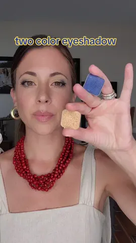 You only need these two eyeshadow colors to achieve this bold but simple makeup look!  I simply combined two shimmer colors, one light and one dark.  The key is the BLEND the two together in the outer 2/3 of your eyelid!! #makeup #makeupideas #easymakeuphacks #simpleeyeshadow #eyeshadoweasy #beginnereyeshadow 