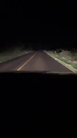 Manejar de noche con esta rolita night drive music #yo #parati #viajando #noche #oscuridad #tiktok #fyp #dandoelrol #roleando #carreterasdenoche #capcut #viaje #auto #viajeenauto #viajaresmipasion #night #driver #car #beatiful #hermoso 