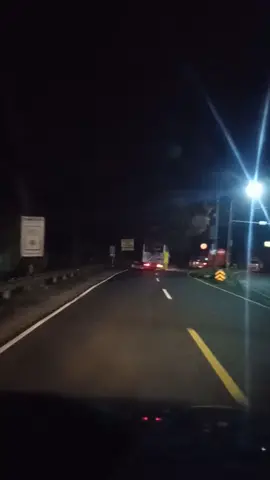 #fyptiktokviralシ #lintasselatan #StoryNyetirMobil #ladydriver #pelintasmalam #penikmatkilometer #nightdriving 