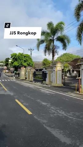 Jalan- jalan sore ng Rongkop pas bar udan lur, jan suasanane syahdu tenan, monggo sedikit cuplikan video buat dulur2 yang kangen sama Rongkop.  #gunungkidul #gunungkidulvibes #exploregunungkidul 