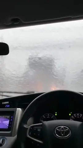 Sayang untuk dibuang #tinggalkenangan #innovareborndiesel #innova2kd #dieselpower #fypシ #videomobil #hujanderas #jalanjalan #surakartahits_ 