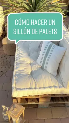 Hoy hacemos: Sofás con Palets  ¿Qué os parece cómo han quedado?  He ido recopilando estos palets poco a poco ( en total 5) para poder hacer este proyecto. El año pasado no pudo ser pero este año el reto está: CONSEGUIDO  Te diré que resultan muy cómodos y lo importante si los haces es que elijas unos buenos y mullidos cojines. Los míos son de Cojines para Jardín y en la web puedes encontrar muchísimos modelos más para poder equipar tu jardín este verano.  #cojines #decorarjardin #palet #paletsdemadera #paletsdetodoendiseño #mueblesdepallets #ideasparatuhogar #diywoodwork #doityourself #woodproject #hazlotumismo #proyectosconmadera #sofapallet #decoratuterraza #decoracionexterior 