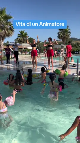 Noi abbiamo scelto di vivere tra la gente ❤️ #ivanpetrigna #animatoreditiktok #questavitacidistrugge #villaggioturistico #vitadiunanimatore #illavoropiùbellodelmondo 