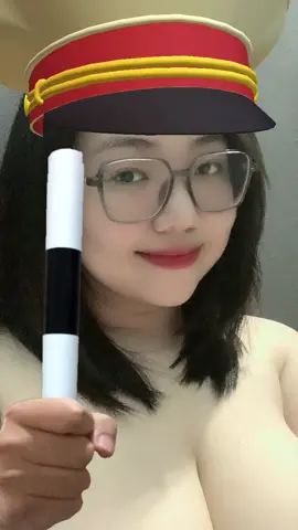 Cảnh sát đây! Giơ tay lên tui hun miếng 😗