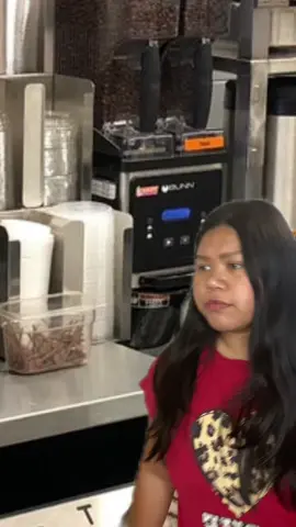 Meet Anna, the manager’s worst nightmare😅 She needs to be humbled lol 